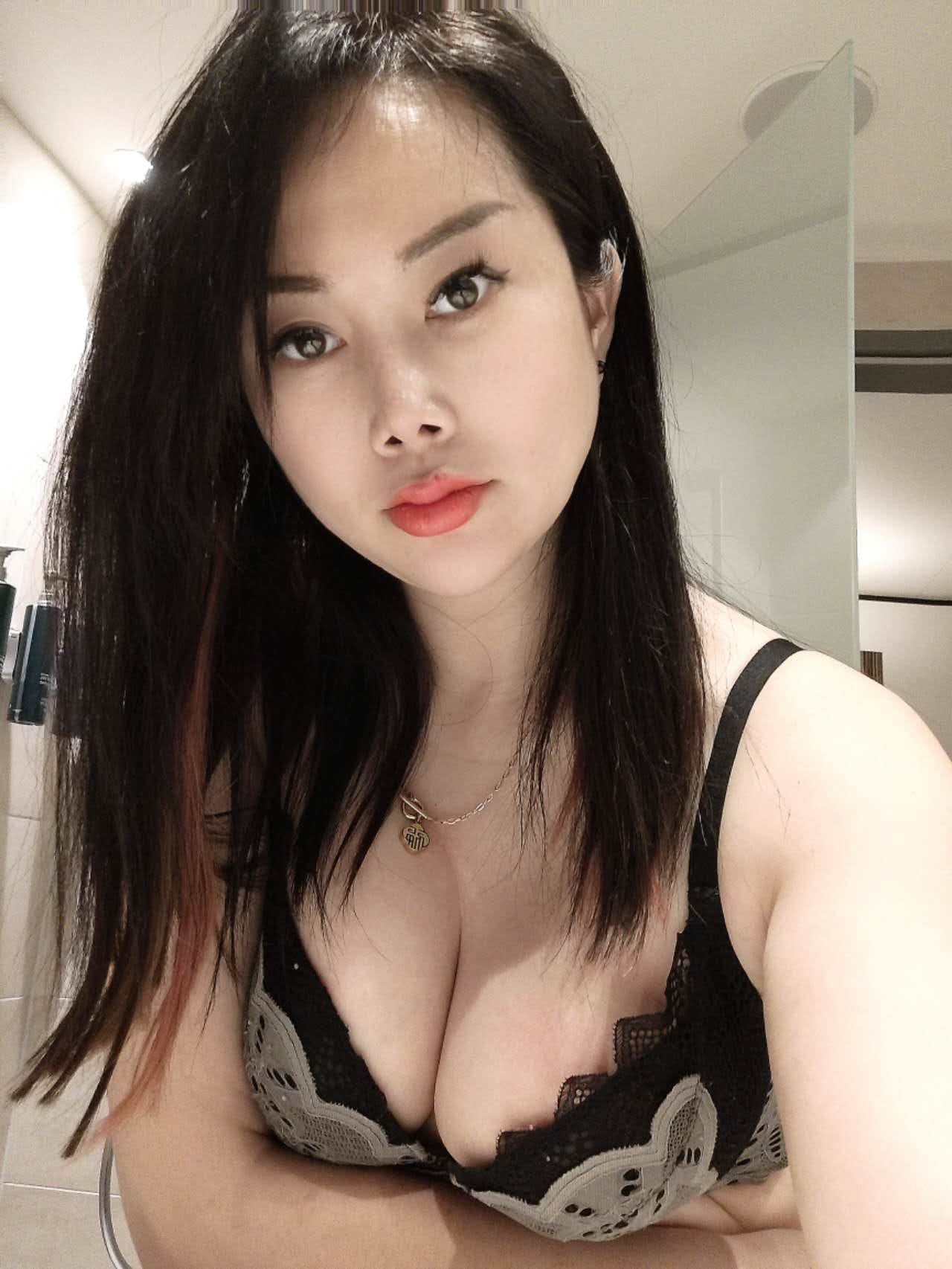 Asian Girl Sisi